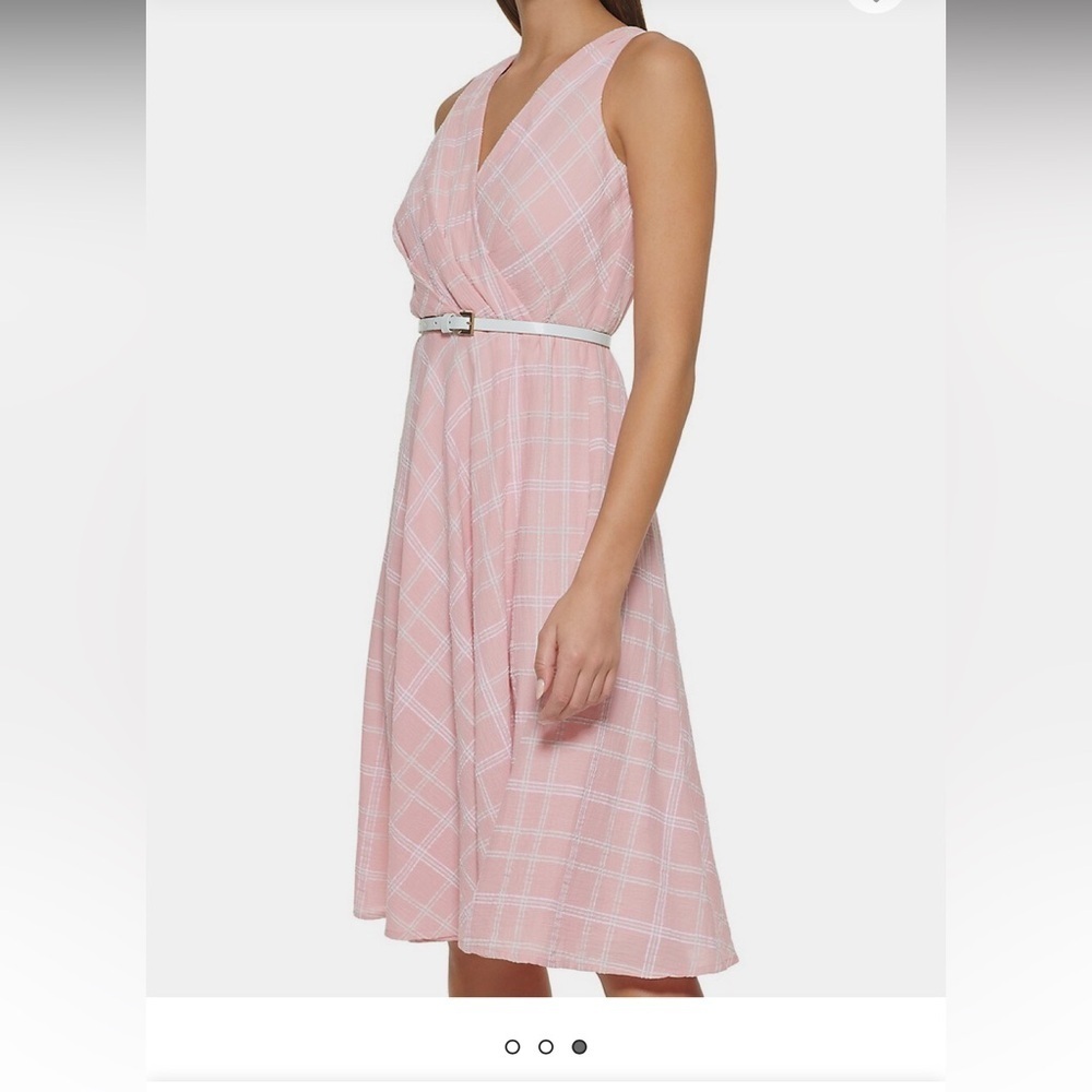 Tommy Hilfiger
Windowpane Sleeveless Surplice Fit-&-Flare Dress